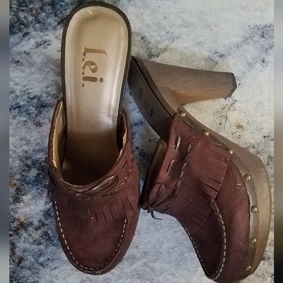 L.e.i Women's Anetteco Brown Faux Leather Tassel Flap Clog Heels Size 11 - Picture 1 of 8